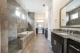 5425 Hidalgo St, Houston, TX 77056 - Photo 14