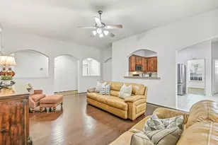 318 Lake Line Dr, Alvin, TX 77511 - Photo 8