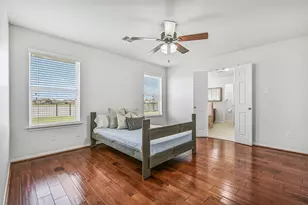 318 Lake Line Dr, Alvin, TX 77511 - Photo 16