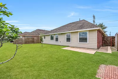 318 Lake Line Drive, Alvin, TX 77511 - Photo 24