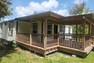 839 Yaupon St, Clute, TX 77531 - Photo 6