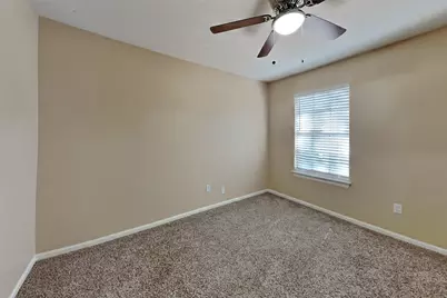 151 E Pathfinders Circle, The Woodlands, TX 77381 - Photo 14