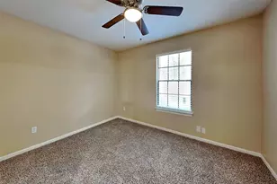 151 E Pathfinders Cir, The Woodlands, TX 77381 - Photo 16