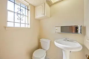 11011 Ledford Ln, Houston, TX 77016 - Photo 16