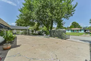 8064 Milredge St, Houston, TX 77017 - Photo 6