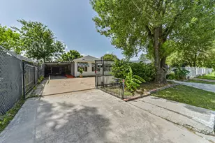 8064 Milredge St, Houston, TX 77017 - Photo 2