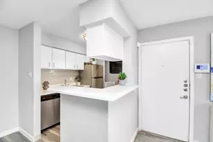 2701 W Bellfort Ave, Houston, TX 77054 - Photo 8