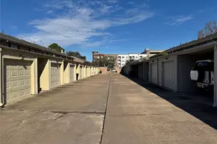 2041 Winrock Blvd, Houston, TX 77057 - Photo 18