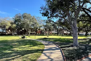 2041 Winrock Blvd, Houston, TX 77057 - Photo 24