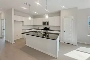 1610 River Scene Trl, Dayton, TX 77535 - Photo 6