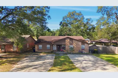 215 Lazy Lane, Conroe, TX 77301 - Photo 2