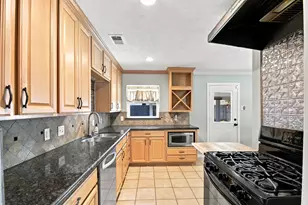 4429 Nina Lee Ln, Houston, TX 77092 - Photo 18