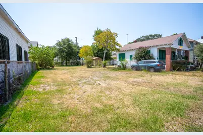 3615 Avenue N, Galveston, TX 77550 - Photo 2