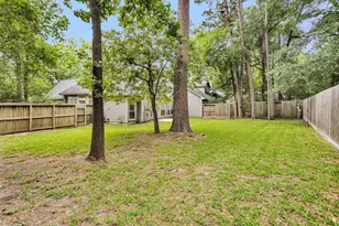 18 Endor Forest Pl, The Woodlands, TX 77382 - Photo 46