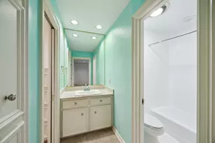 8800 Woodway Dr, Houston, TX 77063 - Photo 18