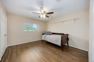 5498 Apple Blossom Ln, Friendswood, TX 77546 - Photo 10