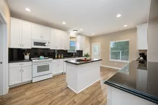 5498 Apple Blossom Ln, Friendswood, TX 77546 - Photo 8