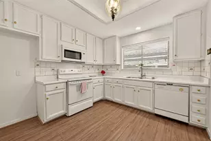 11711 Memorial Dr, Houston, TX 77024 - Photo 16