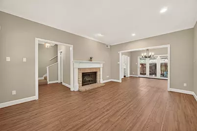 11711 Memorial Drive #13, Houston, TX 77024 - Photo 8