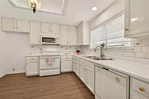 11711 Memorial Dr, Houston, TX 77024 - Photo 14