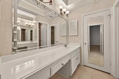 11711 Memorial Drive #13, Houston, TX 77024 - Photo 24
