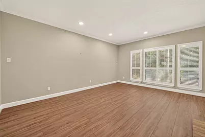 11711 Memorial Drive #13, Houston, TX 77024 - Photo 10