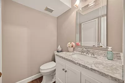 11711 Memorial Drive #13, Houston, TX 77024 - Photo 22
