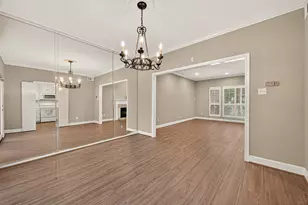 11711 Memorial Dr, Houston, TX 77024 - Photo 12