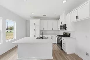 524 N 4th St, La Porte, TX 77571 - Photo 10