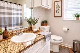 12117 Stone E Dr, Houston, TX 77035 - Photo 4