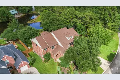 67 N Pentenwell Circle, The Woodlands, TX 77382 - Photo 2