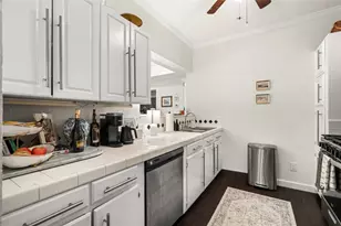 2510 Whitney St, Houston, TX 77006 - Photo 8