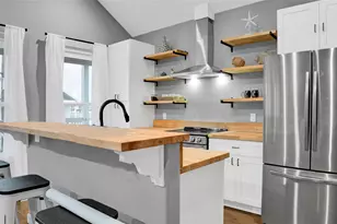 1041 Sunset Circle W, Crystal Beach, TX 77650 - Photo 28