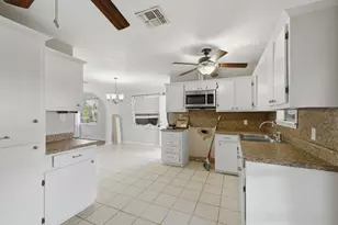 1101 Laredo St, Sinton, TX 78387 - Photo 8