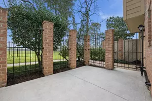 800 Country Pl Dr, Houston, TX 77079 - Photo 4