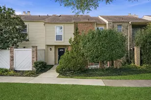 800 Country Pl Dr, Houston, TX 77079 - Photo 1