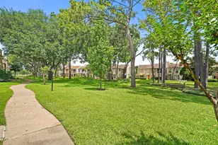 800 Country Pl Dr, Houston, TX 77079 - Photo 40