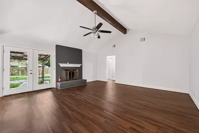 509 Southern Oaks Drive, Lake Jackson, TX 77566 - Photo 8