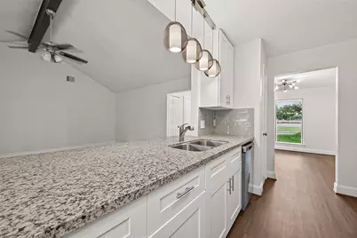 509 Southern Oaks Drive, Lake Jackson, TX 77566 - Photo 12