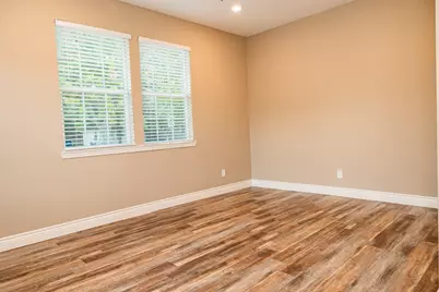 1306 S Austin Street, Brenham, TX 77833 - Photo 6