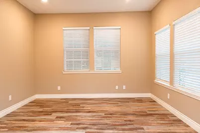 1306 S Austin Street, Brenham, TX 77833 - Photo 4