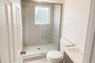 4388 Harvest Ln, Houston, TX 77004 - Photo 4