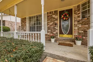 156 Thunderbird Dr, Conroe, TX 77304 - Photo 4