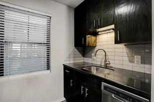 1501 Hyde Park Blvd, Houston, TX 77006 - Photo 2