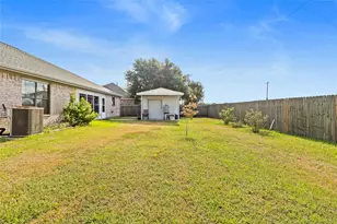 311 Sam Houston Dr, El Campo, TX 77437 - Photo 24