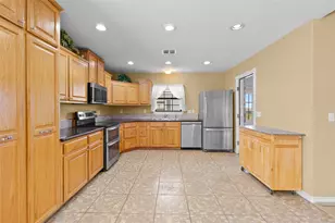 311 Sam Houston Dr, El Campo, TX 77437 - Photo 8