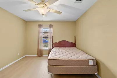 311 Sam Houston Drive, El Campo, TX 77437 - Photo 14
