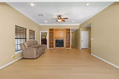 311 Sam Houston Drive, El Campo, TX 77437 - Photo 4