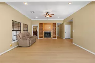 311 Sam Houston Dr, El Campo, TX 77437 - Photo 4