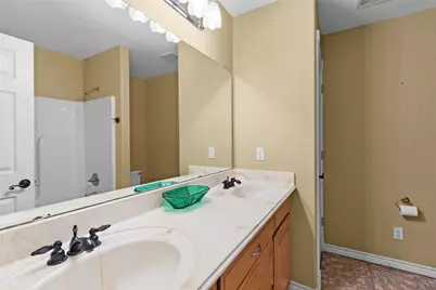311 Sam Houston Drive, El Campo, TX 77437 - Photo 12